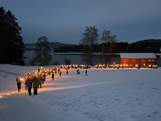 Fakkeltog på Domkirkeodden på årets siste dag.