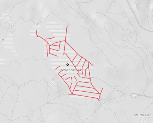 Kart over Motjennsmyra, med grøftene som skal tettes markert i heltrukken rødt. 